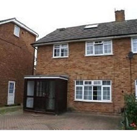 Вілла London Heathrow West Drayton  Екстер'єр фото