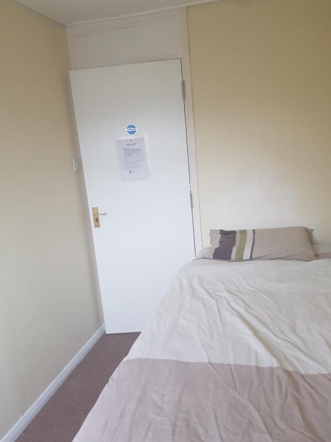 Вілла London Heathrow West Drayton  Екстер'єр фото